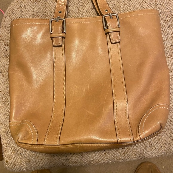 Coach authentic leather purse used very little, like new inside and outside. - Picture 8 of 15